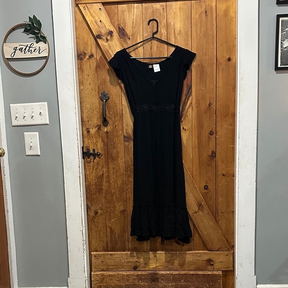 Bila Black Maxi Dress - Picture 1 of 3